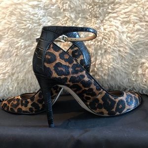 Size 8 Sam Edelman calf-hair leopard print